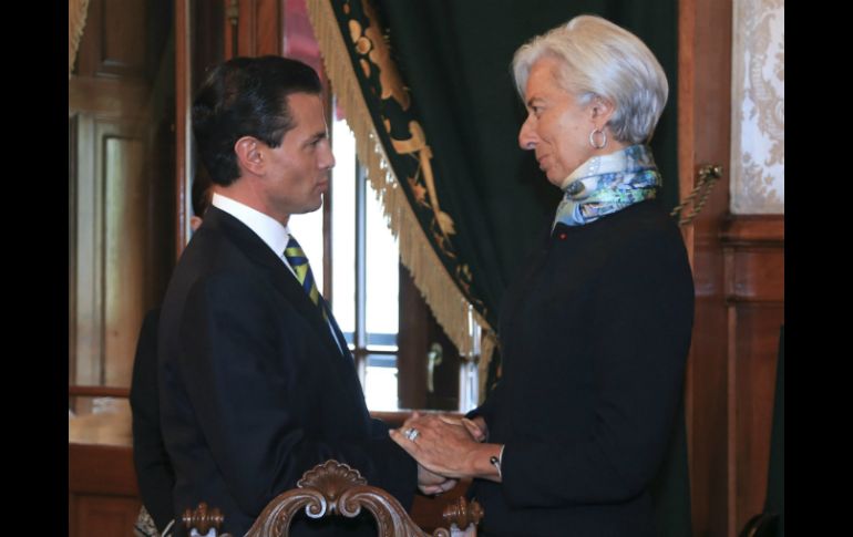 Enrique Peña Nieto mantiene una reunión privada con la directora del FMI, Christine Lagarde. AFP /