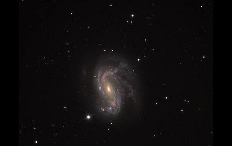 Los estudios sugieren que las grandes galaxias tienen un agujero negro masivo en el centro. ARCHIVO /