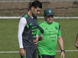 Rafael Márquez (i) fue el primer jugador seguro de México en Brasil por la confianza que le tiene el técnico. AFP /