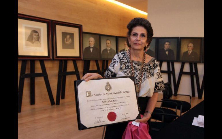 La escritora Silvia Molina, antes de dar su discurso de bienvenida a la Academia Mexicana de la Lengua. NTX /