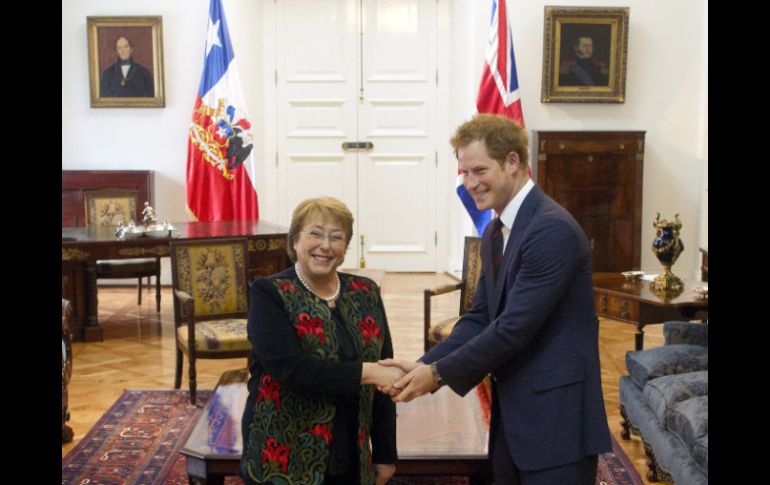 La entrevista de Enrique con la presidenta Michelle Bachelet se desarrolló en el Salón de Audiencias de La Moneda. AFP /