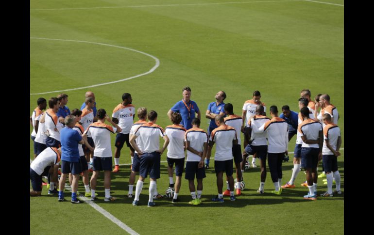 Holanda llegará al juego de este domingo como favorito para doblegar a México. AP /