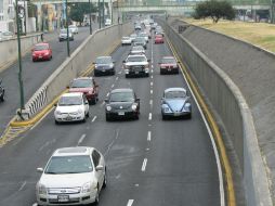 A pesar de que el endurecimiento al 'Hoy no Circula' es una buena medida, es insuficiente si se quiere reducir la contaminación. ARCHIVO /