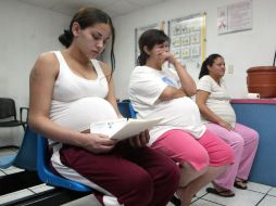 El IMSS brinda información sobre métodos anticonceptivos y control prenatal. ARCHIVO /