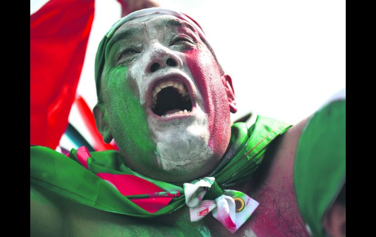 LAMENTO. Un aficionado de México en el Fan Fest de Copacabana, en Río de Janeiro. AFP /