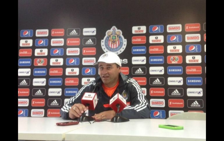 Bustos prepara al plantel que enfrentará el Apertura 2014 de la Liga MX. Twitter: @Chivas. ESPECIAL /