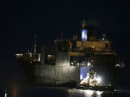 El buque Cape Ray deja el puerto italiano de Gioiga Tauro con más de 600 toneladas de armas químicas. AP /