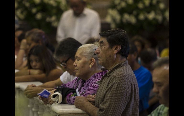 Los manifestantes gritaban 'El padre Memo es inocente'. ARCHIVO /