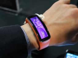 El gadget no tendrá forma de reloj sino de pulsera y será capaz de mostrar las notificaciones del teléfono del usuario. ESPECIAL /