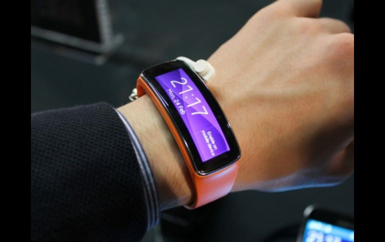 El gadget no tendrá forma de reloj sino de pulsera y será capaz de mostrar las notificaciones del teléfono del usuario. ESPECIAL /