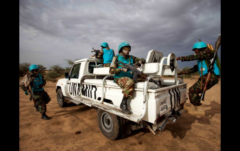 Tropas de la ONU patrullan la región de Khor Abeche, Sudán, comunidad que reportó amenazas de otras tribus. AP /