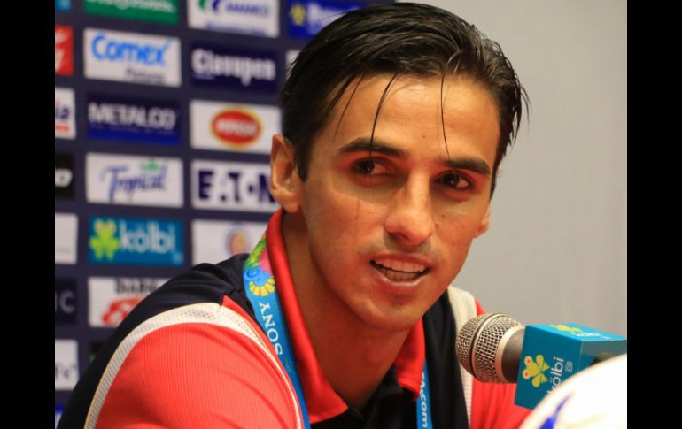 Bryan Ruiz dijo en una rueda de prensa que nada lo distraerá, lo único que tiene en mente es seguir avanzando. EFE /