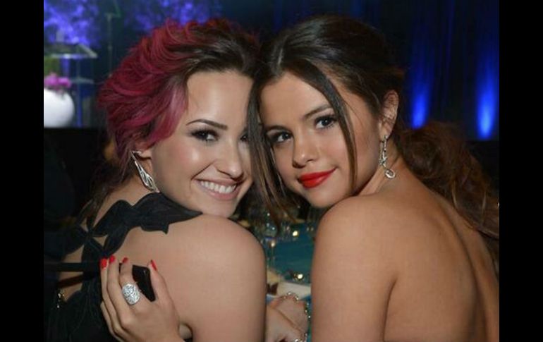 Muy sonrientes. Demi y Selena siempre presumían su amistad en redes sociales. INSTAGRAM  /