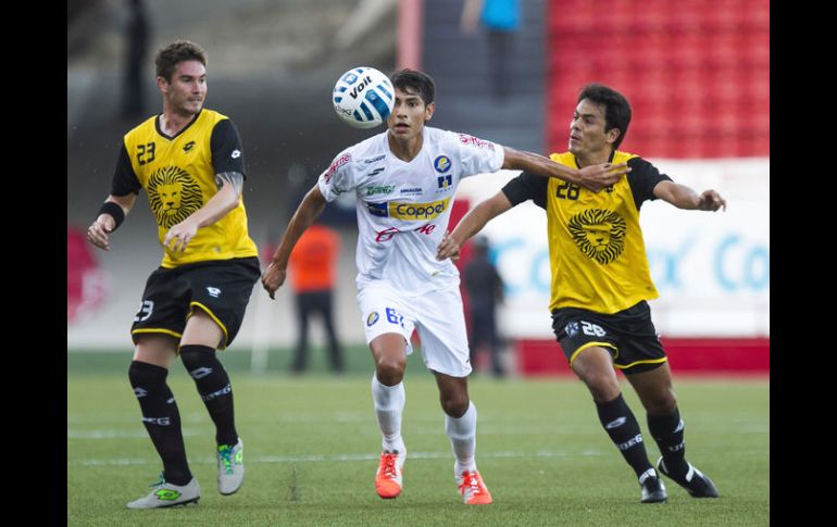 La única anotación de Leones Negros fue al minuto 38 por conducto de Édgar González. MEXSPORT /