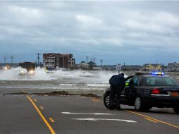 'Arthur' golpeó Carolina del Norte como un huracán de categoría dos con vientos de 160 kilómetros AP /