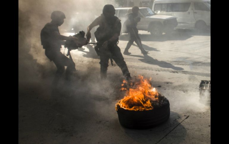 Los choques en las calles pusieron fin a una semana de actos violentos que incluyeron explosiones pequeñas. AFP /