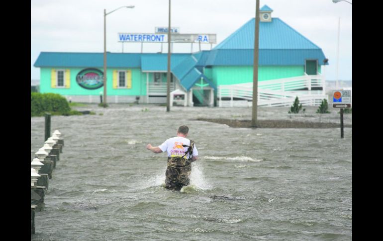 Bryan Wilson, dueño de Millerís Waterfront, en Nags Head, Carolina del Norte. AP /