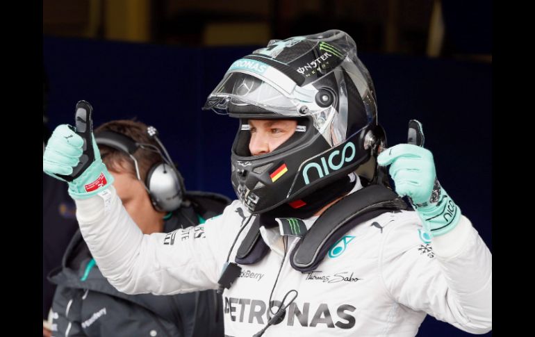 El piloto de Mercedes logra la octava 'pole' de su carrera en F1 al cubrir 5.891 metros en un minuto, 34 segundos y 870 milésimas. EFE /