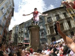 Durante nueve días, la ciudad se convertirá en una fiesta roja y blanca. EFE /