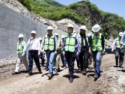 David Korenfeld con el gobernador Aristóteles Sandoval en la construcción de la presa El Purgatorio. ESPECIAL /