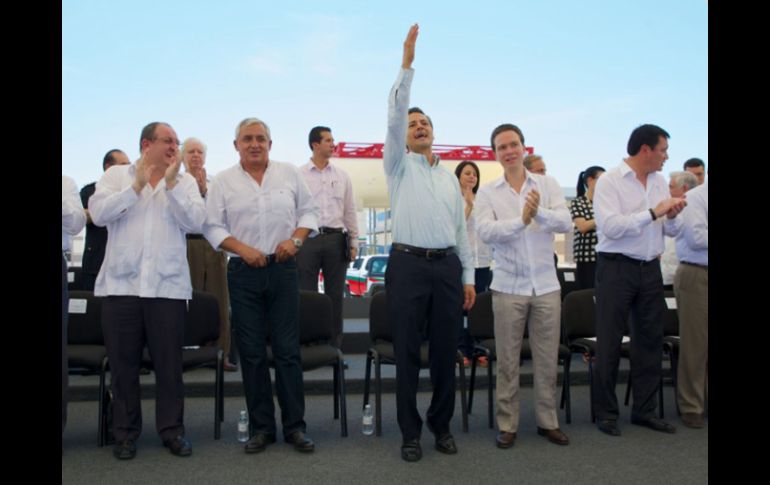 Otto Pérez y Enrique Peña Nieto en la presentación del programa 'Frontera Sur'. SUN /