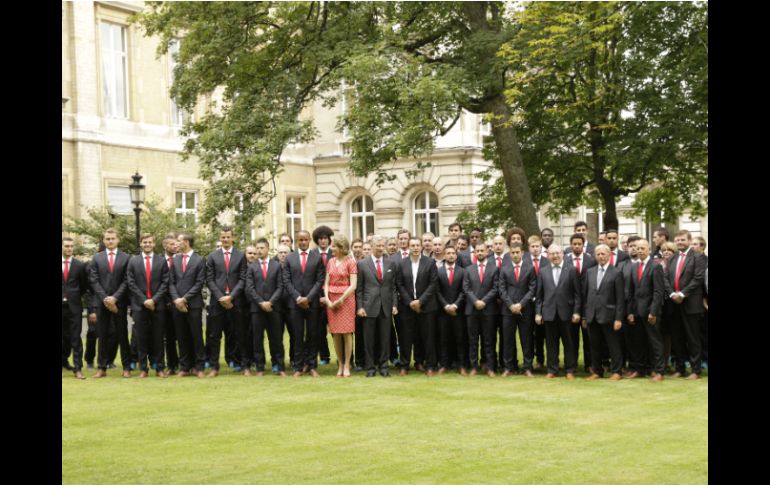 La delegación regresó a Bruselas y fueron recibidos por los Reyes en el Palacio Laeken. AP /