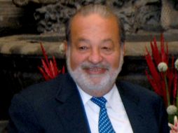 Dicen que la empresa de Carlos Slim -en la foto- tiene más ventajas que desventajas con la venta de sus activos. ARCHIVO /