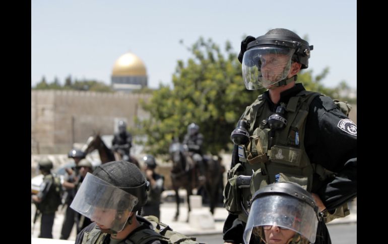 Fuerzas armadas libanesas apuntan que fueron cinco los disparados y no dos como afirman militares israelitas. AP /