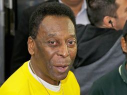 'Yo disputé cuatro Mundiales, conquisté tres títulos y gracias a Dios una sorpresa como ésa no he tenido jamás', afirmó Pelé. EFE /