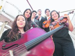 La Orquesta RCM se declaró lista para armar una fiesta con su visión alterna de la música en el Galerías.  /