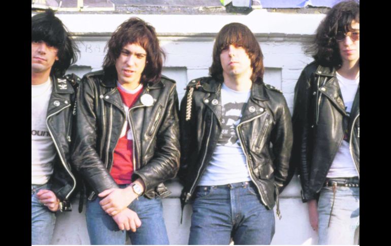 La música de Los Ramones continúa influenciando a nuevas bandas, pese a que han pasado 18 años de su disolución. ESPECIAL /