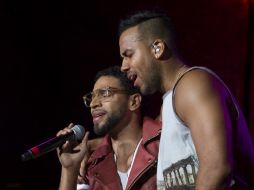 El estadio enloqueció cuando Lenny, Max y Henry aparecieron en el gigantesco escenario para unirse a Romeo. EFE /