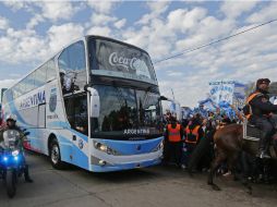 Miles de fanáticos los esperaban para ovacionarlos en Buenos Aires. AP /