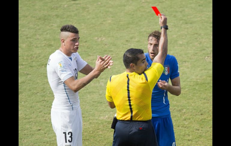 Marco siempre se caracterizó por aplicar el reglamento de forma dura en el terreno de juego. MEXSPORT /