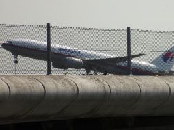 Vista del vuelo MH17 de Malaysia Airlines al despegar hoy del aeropuerto de Amsterdam. AFP /