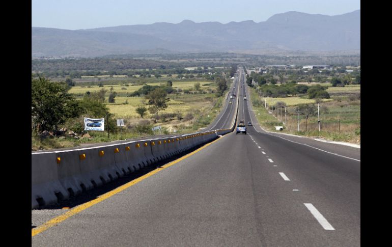 ''Tenemos los caminos para llegar a las playas en óptimas condiciones'', asegura el director de Infraestructura Carretera de la SIOP. ARCHIVO /