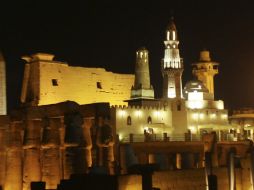 Vista general del templo Abu El-Hagag mosque, construido en la ciudad de Luxor. ARCHIVO /