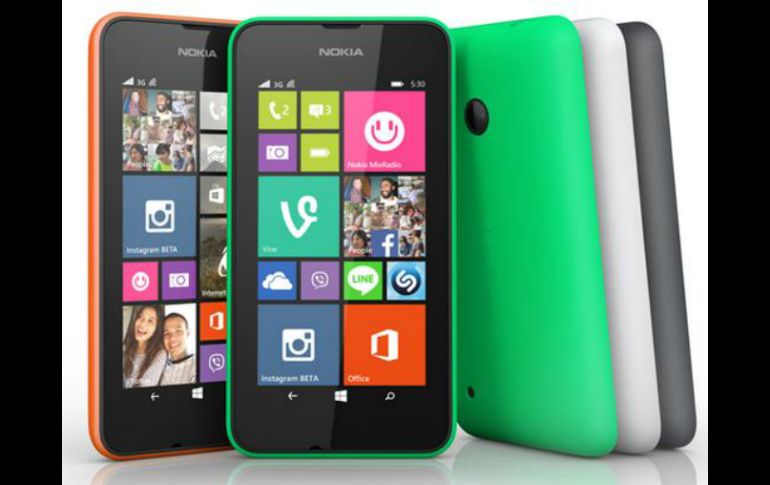 El Lumia 530 pretende colocarse en el mercado compitiendo contra algunos modelos Motorola. FOTO: @Nokia. ESPECIAL /