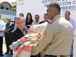 Cuatro de los bomberos fueron certificados internacionalmente como buzos de rescate.  /