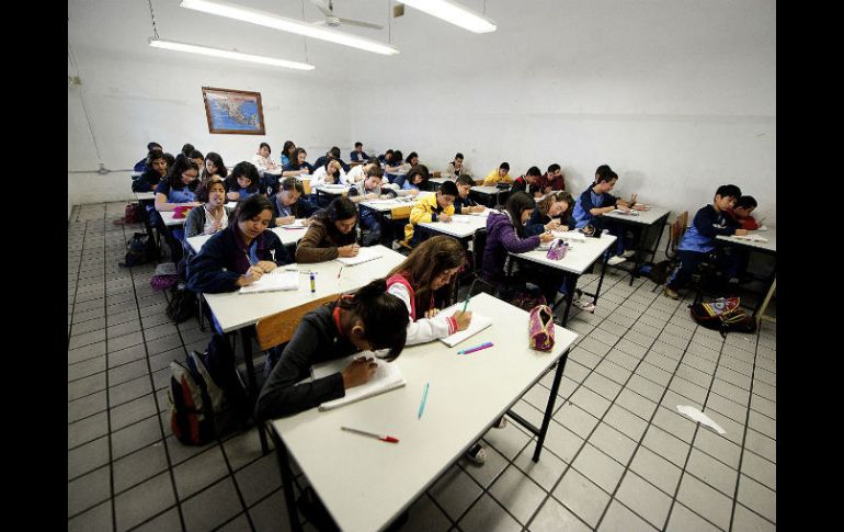 México invierte 19.6% de su gasto público en educación.  /