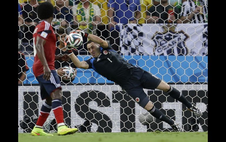 Ospina arriba a su primer aventura en la Premier League. AP /