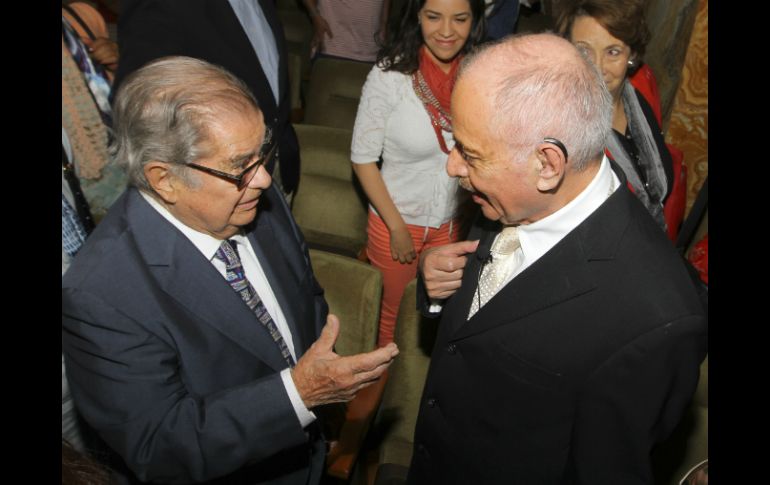 El historiador Miguel León Portilla y el maestro Miguel Sabido asisten al homenaje. NTX /