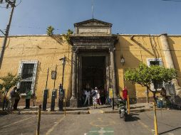 La mujer falleció cuando era atendida en el Hospital Civil Viejo. ARCHIVO /