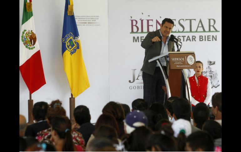 Esta mañana el gobernador del Estado, Aristóteles Sandoval, arrancó el programa en la colonia La Floresta de El Colli, en Zapopan.  /