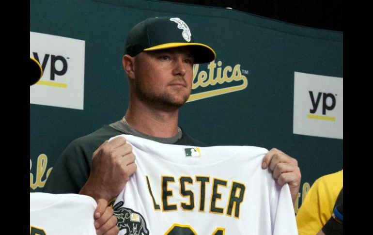 Jon Lester llega a los Atléticos procedente de Boston. AFP /