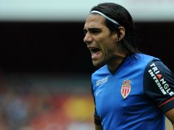 Radamel Falcao reacciona durante el juego de pre temporada contra el Valencia. AFP /