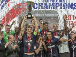 El PSG sumó la cuarta Supercopa de Francia en su historia. EFE /