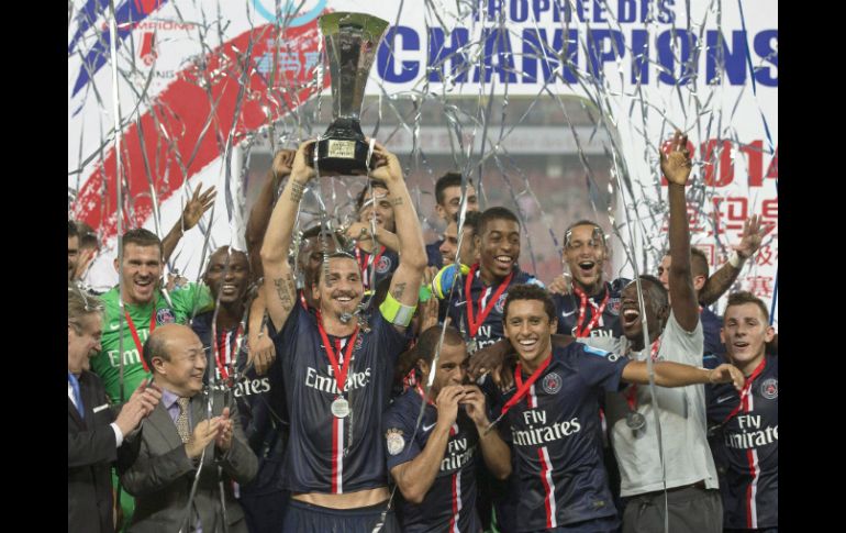 El PSG sumó la cuarta Supercopa de Francia en su historia. EFE /