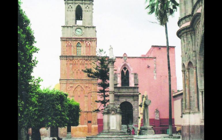 La iglesia de San Rafael, recinto sacro que merece ser observado de cerca.  /