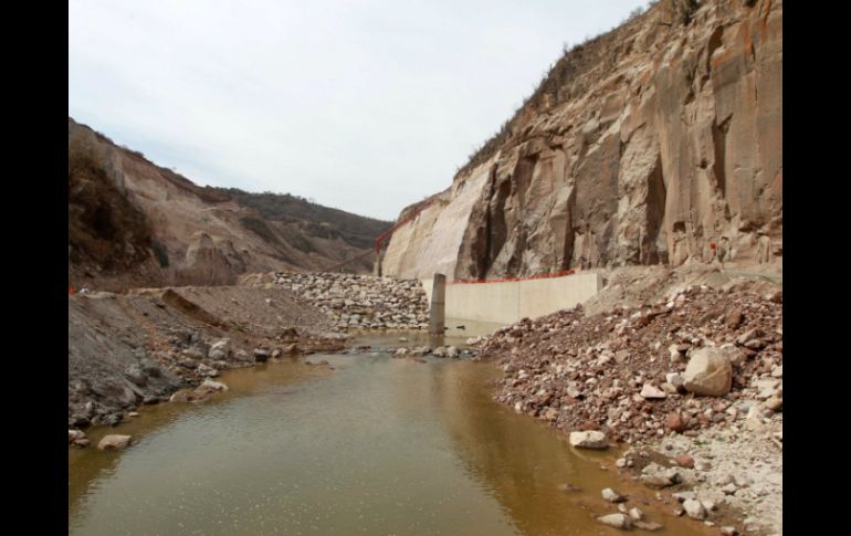 La construcción de la presa que le dará abasto a León ha presentado problemas desde sus inicios. ARCHIVO /